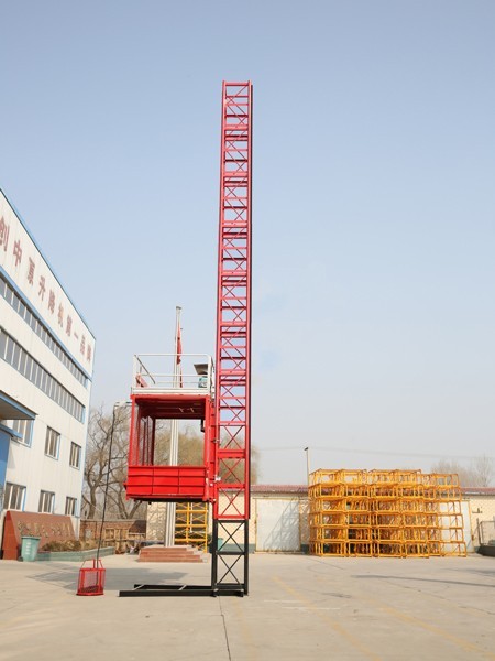 建筑工地升降機維修方法！
